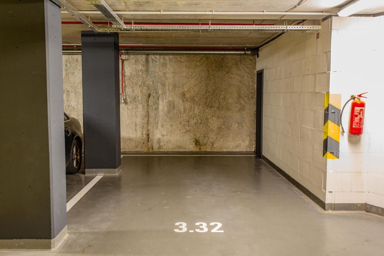Spacious Terrace Apartment With Free Private Parking Prague Exterior photo