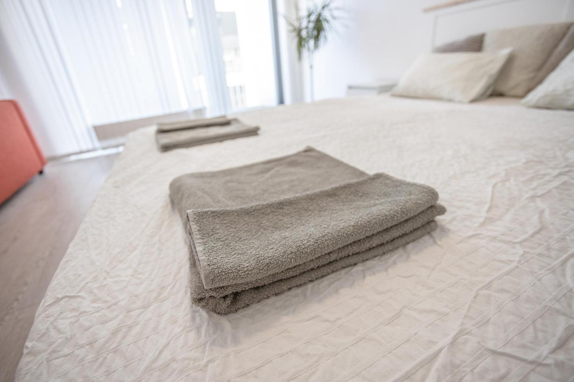 Spacious Terrace Apartment With Free Private Parking Prague Exterior photo