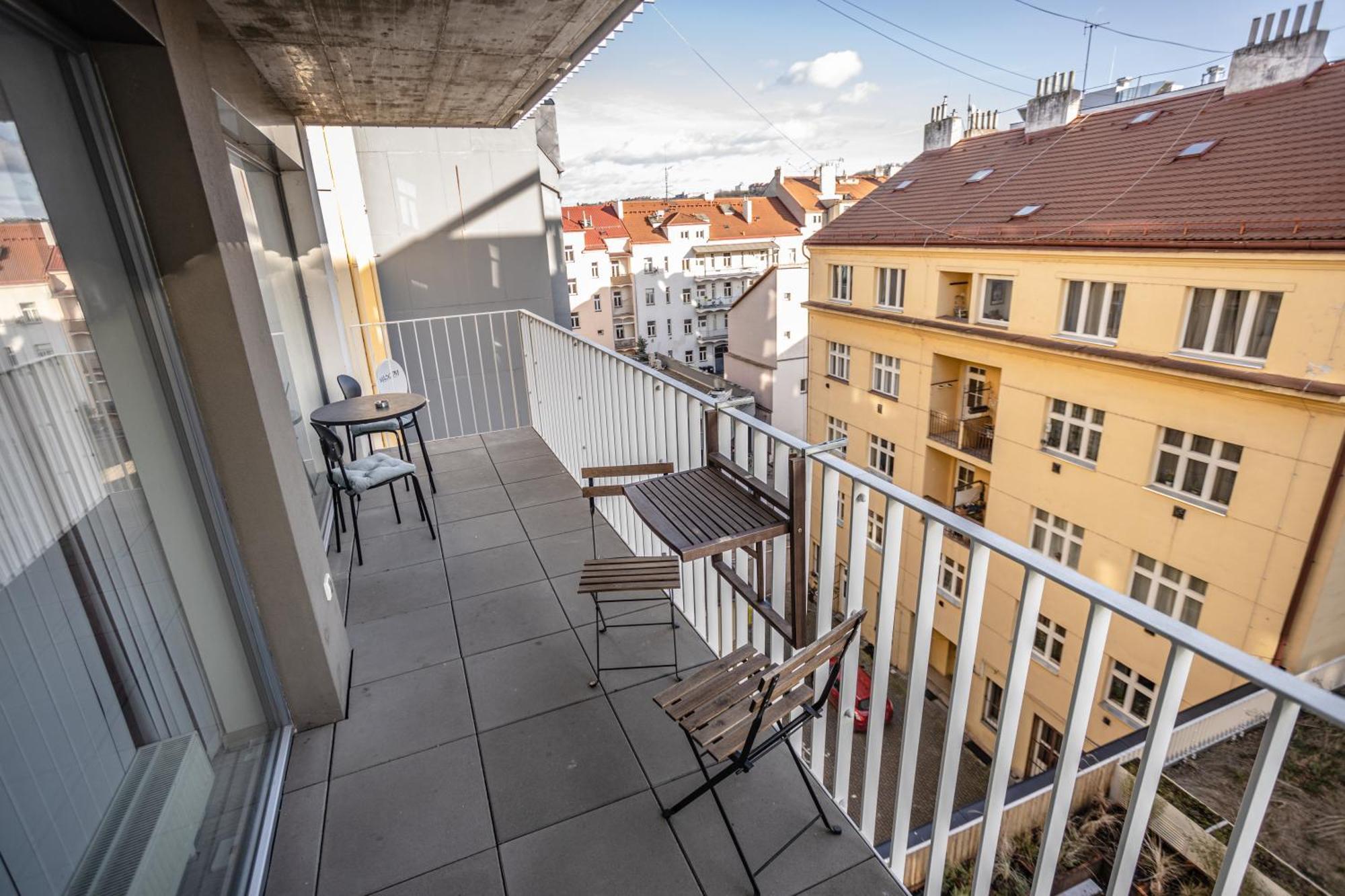 Spacious Terrace Apartment With Free Private Parking Prague Exterior photo